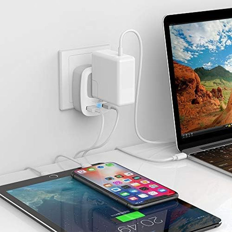 UK Ireland Hong Kong Power Adapter, International Travel Plug with 2 USB, Type G Converter Outlet Adaptor Charger for USA to British England Scotland Irish Qatar London